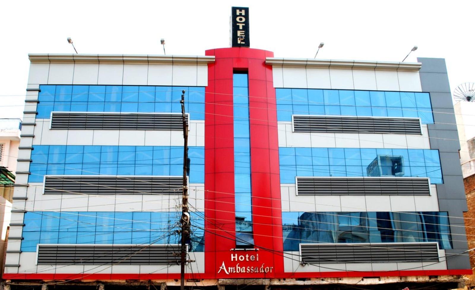 Hotel Ambassador Inn 괄리오르 외부 사진