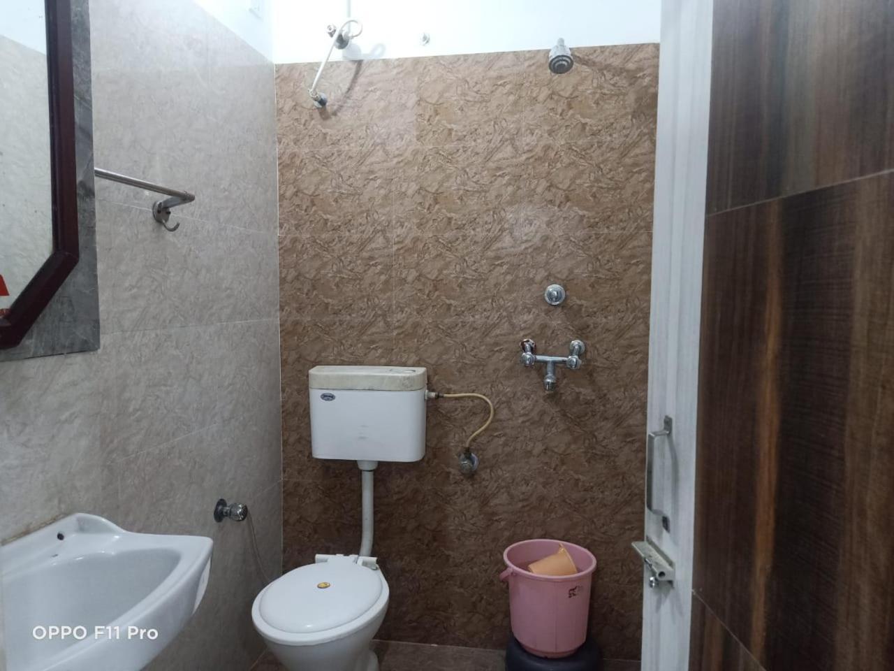 Hotel Ambassador Inn 괄리오르 외부 사진